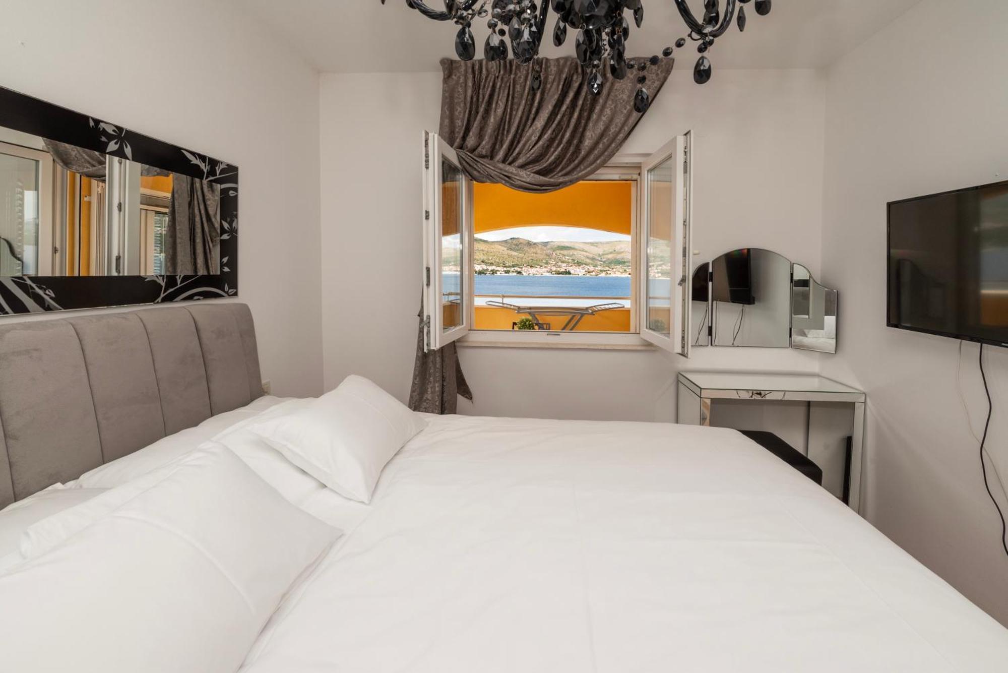Lavanda Residence With Heated Pool Trogir Split Округ-Доньи Экстерьер фото